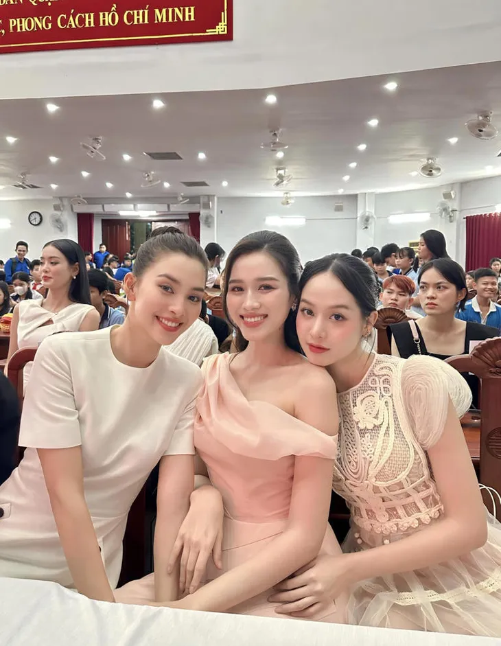 Chi Pu lọt từ khóa hot trên MXH Trung Quốc, Bùi Lan Hương nói về áp lực trong chuyện yêu Dùng khù - Ảnh 3. Chi Pu lọt từ khóa hot trên MXH Trung Quốc, Bùi Lan Hương nói về áp lực trong chuyện yêu Dùng khù - Ảnh 3.