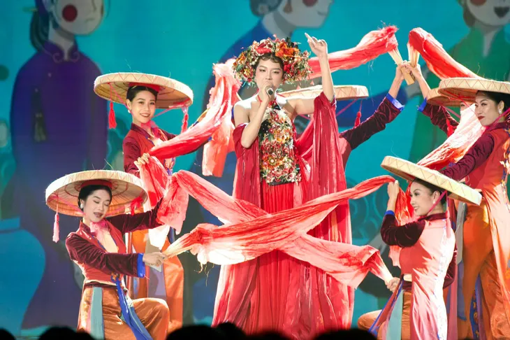 Vietnam Idol 2023: Hà An Huy song ca cùng mẹ ruột, Annie dừng chân - Ảnh 1. Vietnam Idol 2023: Hà An Huy song ca cùng mẹ ruột, Annie dừng chân - Ảnh 1.
