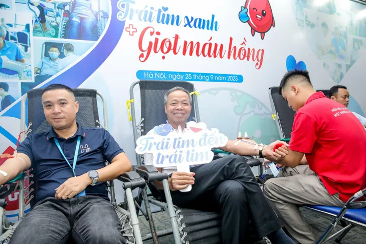 Sôi nổi ngày hội hiến máu Trái tim xanh – Giọt máu hồng - Ảnh 2. Sôi nổi ngày hội hiến máu Trái tim xanh – Giọt máu hồng - Ảnh 2.