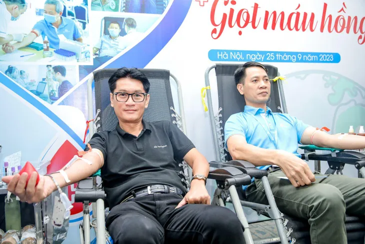 Sôi nổi ngày hội hiến máu Trái tim xanh – Giọt máu hồng - Ảnh 3. Sôi nổi ngày hội hiến máu Trái tim xanh – Giọt máu hồng - Ảnh 3.