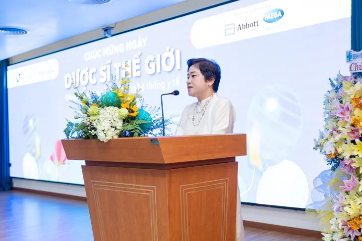 Nâng cao vai trò dược sĩ trong hệ thống y tế - Ảnh 1. Nâng cao vai trò dược sĩ trong hệ thống y tế - Ảnh 1.