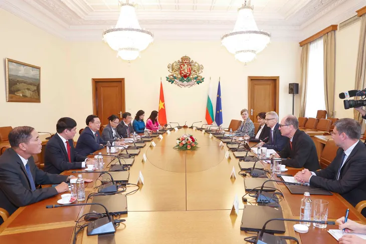 Chủ tịch Quốc hội Vương Đình Huệ hội kiến Thủ tướng Bulgaria - Ảnh 3. Chủ tịch Quốc hội Vương Đình Huệ hội kiến Thủ tướng Bulgaria - Ảnh 3.