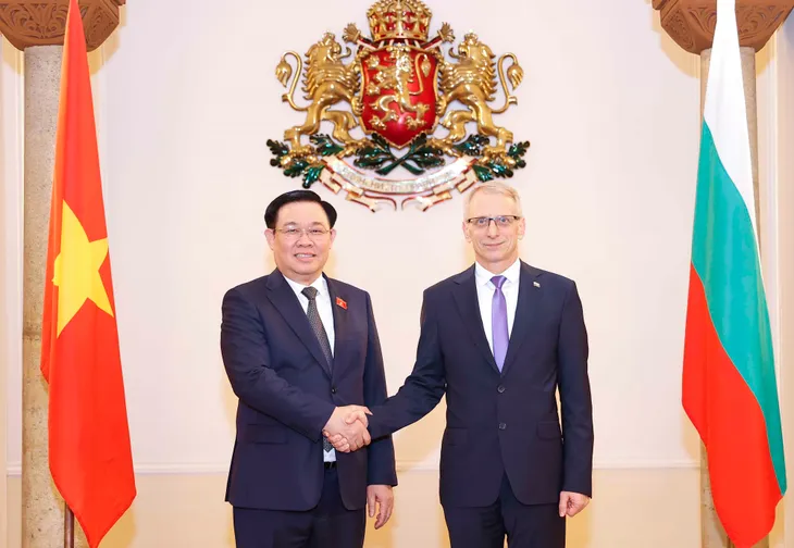 Chủ tịch Quốc hội Vương Đình Huệ hội kiến Thủ tướng Bulgaria - Ảnh 2. Chủ tịch Quốc hội Vương Đình Huệ hội kiến Thủ tướng Bulgaria - Ảnh 2.