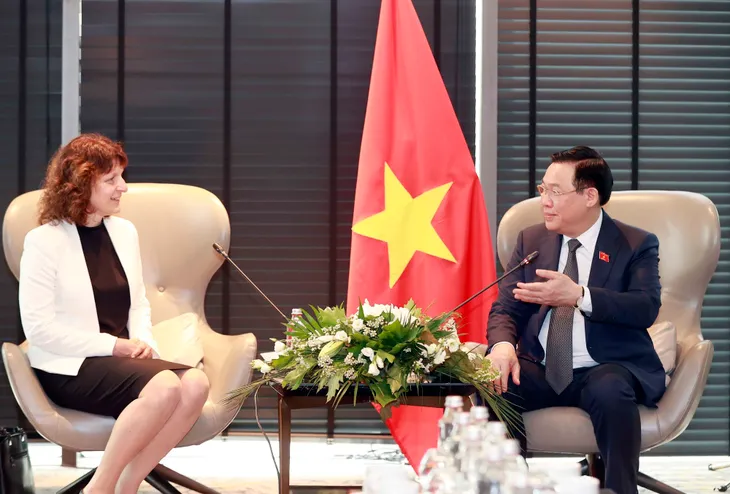 Chủ tịch Quốc hội Vương Đình Huệ tiếp lãnh đạo tập đoàn kinh tế của Bulgaria và Đan Mạch - Ảnh 1. Chủ tịch Quốc hội Vương Đình Huệ tiếp lãnh đạo tập đoàn kinh tế của Bulgaria và Đan Mạch - Ảnh 1.