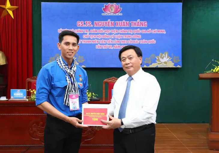 Gặp mặt 75 đại diện thanh niên tiên tiến làm theo lời Bác - Ảnh 1. Gặp mặt 75 đại diện thanh niên tiên tiến làm theo lời Bác - Ảnh 1.