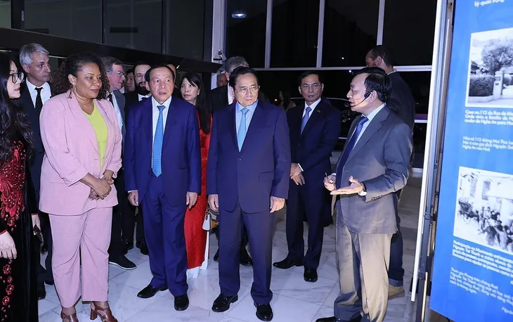 Thủ tướng Chính phủ Phạm Minh Chính dự khai mạc triển lãm ảnh tại Brazil về Chủ tịch Hồ Chí Minh và đất nước, con người Việt Nam - Ảnh 1. Thủ tướng Chính phủ Phạm Minh Chính dự khai mạc triển lãm ảnh tại Brazil về Chủ tịch Hồ Chí Minh và đất nước, con người Việt Nam - Ảnh 1.