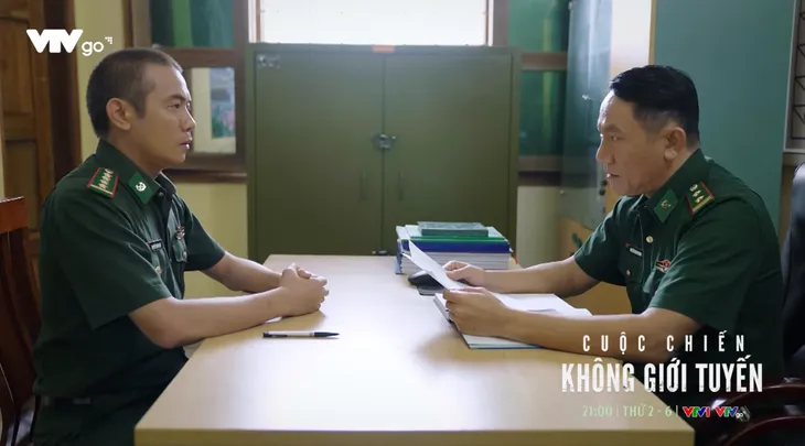Cuộc chiến không giới tuyến - Tập 13: Em vợ cũ có dấu hiệu tiếp tay cho buôn lậu, Trung sẽ công tư phân minh? - Ảnh 1. Cuộc chiến không giới tuyến - Tập 13: Em vợ cũ có dấu hiệu tiếp tay cho buôn lậu, Trung sẽ công tư phân minh? - Ảnh 1.