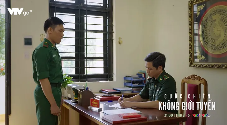 Cuộc chiến không giới tuyến - Tập 13: Em vợ cũ có dấu hiệu tiếp tay cho buôn lậu, Trung sẽ công tư phân minh? - Ảnh 3. Cuộc chiến không giới tuyến - Tập 13: Em vợ cũ có dấu hiệu tiếp tay cho buôn lậu, Trung sẽ công tư phân minh? - Ảnh 3.