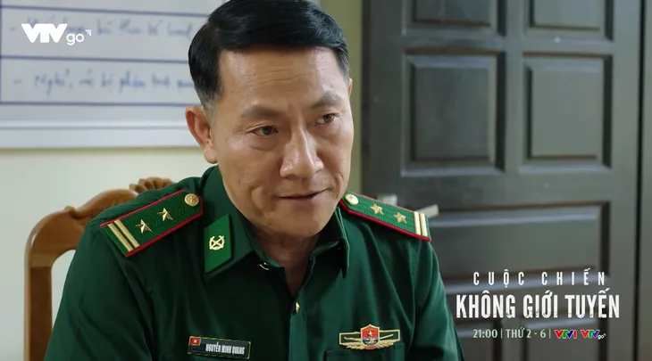 Cuộc chiến không giới tuyến - Tập 13: Em vợ cũ có dấu hiệu tiếp tay cho buôn lậu, Trung sẽ công tư phân minh? - Ảnh 5. Cuộc chiến không giới tuyến - Tập 13: Em vợ cũ có dấu hiệu tiếp tay cho buôn lậu, Trung sẽ công tư phân minh? - Ảnh 5.