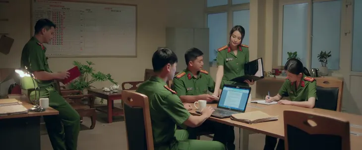 Biệt dược đen - Tập 12: Tưởng vụ án khép lại nhưng Bình khai Long mới thực sự là người giết Vương? - Ảnh 3. Biệt dược đen - Tập 12: Tưởng vụ án khép lại nhưng Bình khai Long mới thực sự là người giết Vương? - Ảnh 3.