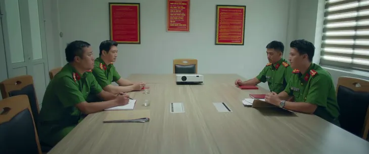 Biệt dược đen - Tập 12: Tưởng vụ án khép lại nhưng Bình khai Long mới thực sự là người giết Vương? - Ảnh 11. Biệt dược đen - Tập 12: Tưởng vụ án khép lại nhưng Bình khai Long mới thực sự là người giết Vương? - Ảnh 11.