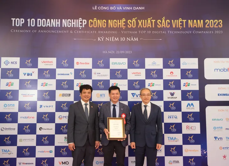 VTI Group lập hat-trick giải thưởng tại Top 10 Doanh nghiệp Công nghệ số xuất sắc năm 2023 - Ảnh 1. VTI Group lập hat-trick giải thưởng tại Top 10 Doanh nghiệp Công nghệ số xuất sắc năm 2023 - Ảnh 1.