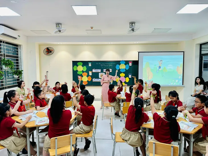 Suy nghĩ tích cực, lan tỏa yêu thương trong tiết học Hoạt động trải nghiệm và Đạo đức - Ảnh 1. Suy nghĩ tích cực, lan tỏa yêu thương trong tiết học Hoạt động trải nghiệm và Đạo đức - Ảnh 1.