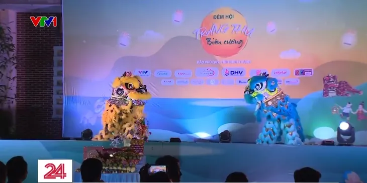 Đêm hội Trăng Thu biên cương: Đón Trung thu nơi đảo xa - Ảnh 1. Đêm hội Trăng Thu biên cương: Đón Trung thu nơi đảo xa - Ảnh 1.