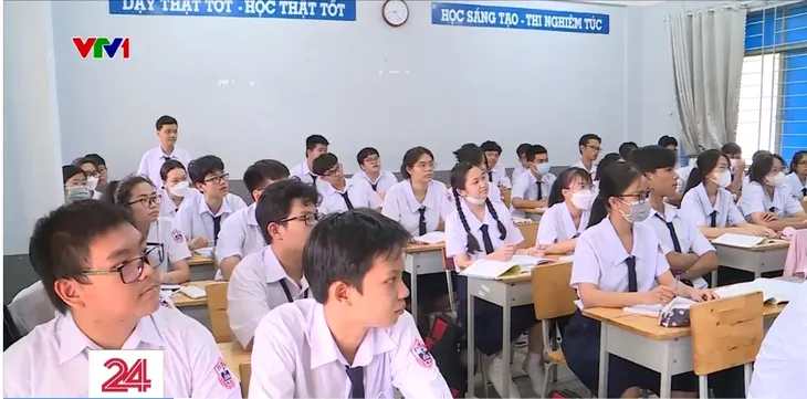 Các trường khó khăn khi học sinh đổi nguyện vọng tổ hợp môn tự chọn - Ảnh 1. Các trường khó khăn khi học sinh đổi nguyện vọng tổ hợp môn tự chọn - Ảnh 1.