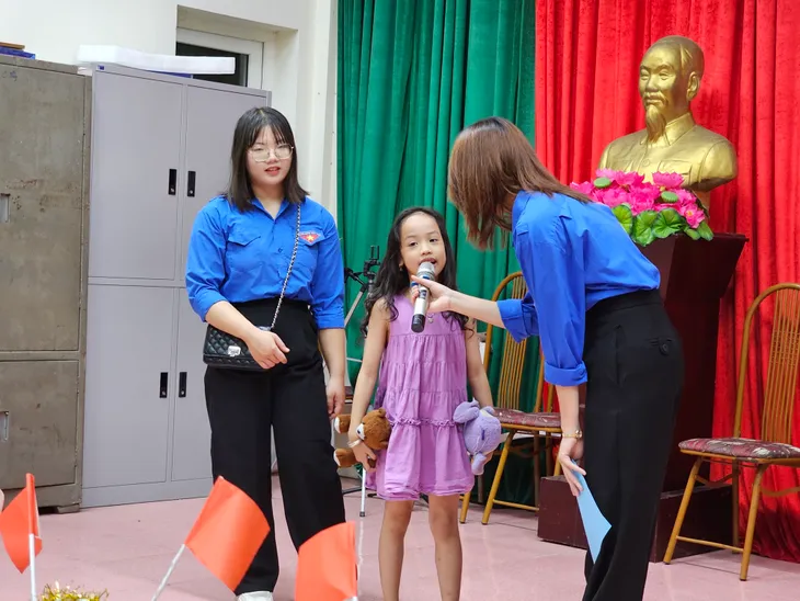 Thiếu nhi háo hức tham gia Vui hội trăng rằm đón Tết Trung thu - Ảnh 5. Thiếu nhi háo hức tham gia Vui hội trăng rằm đón Tết Trung thu - Ảnh 5.