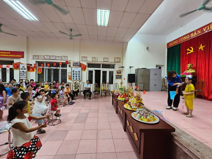 Thiếu nhi háo hức tham gia Vui hội trăng rằm đón Tết Trung thu - Ảnh 6. Thiếu nhi háo hức tham gia Vui hội trăng rằm đón Tết Trung thu - Ảnh 6.