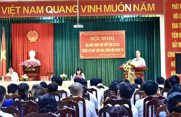 Bộ trưởng Nguyễn Kim Sơn tiếp xúc cử tri trước kỳ họp thứ 6, Quốc hội khóa XV - Ảnh 1. Bộ trưởng Nguyễn Kim Sơn tiếp xúc cử tri trước kỳ họp thứ 6, Quốc hội khóa XV - Ảnh 1.