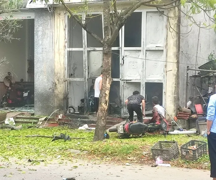 Quảng Ninh điều tra làm rõ vụ nổ khiến 3 người bị thương - Ảnh 1. Quảng Ninh điều tra làm rõ vụ nổ khiến 3 người bị thương - Ảnh 1.