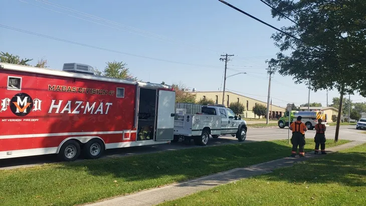Va chạm xe bồn gây rò rỉ amoniac ở Illinois, 5 người tử vong - Ảnh 3. Va chạm xe bồn gây rò rỉ amoniac ở Illinois, 5 người tử vong - Ảnh 3.