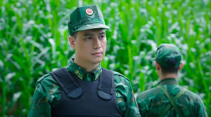 Góc nghiêng đốn tim của dàn chiến sĩ Cuộc chiến không giới tuyến - Ảnh 5. Góc nghiêng đốn tim của dàn chiến sĩ Cuộc chiến không giới tuyến - Ảnh 5.