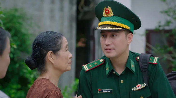 Góc nghiêng đốn tim của dàn chiến sĩ Cuộc chiến không giới tuyến - Ảnh 4. Góc nghiêng đốn tim của dàn chiến sĩ Cuộc chiến không giới tuyến - Ảnh 4.