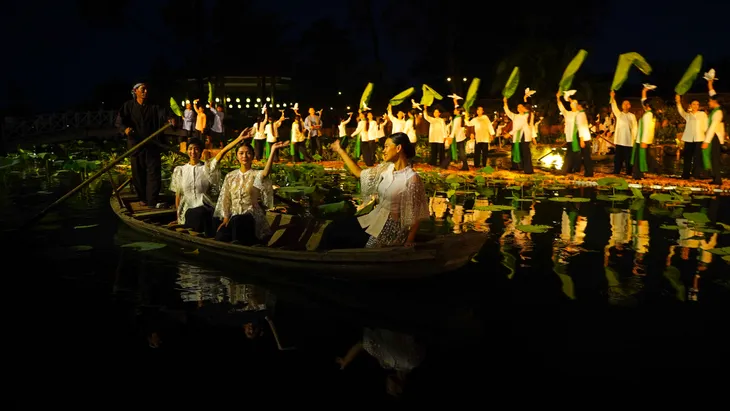 Ấn tượng với màn trình diễn áo bà ba tại Festival ở Hậu Giang - Ảnh 8.