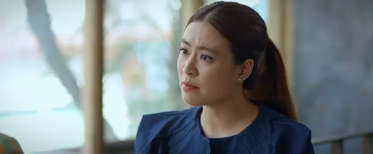 Không ngại cưới chỉ cần một lý do - Tập 4: Say rượu, Yến (Hoàng Thuỳ Linh) mượn Phong (Nhan Phúc Vinh) làm người yêu - Ảnh 15. Không ngại cưới chỉ cần một lý do - Tập 4: Say rượu, Yến (Hoàng Thuỳ Linh) mượn Phong (Nhan Phúc Vinh) làm người yêu - Ảnh 15.