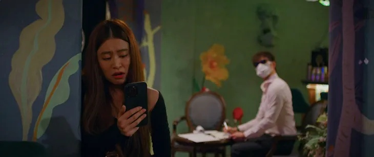 Không ngại cưới chỉ cần một lý do - Tập 4: Say rượu, Yến (Hoàng Thuỳ Linh) mượn Phong (Nhan Phúc Vinh) làm người yêu - Ảnh 25. Không ngại cưới chỉ cần một lý do - Tập 4: Say rượu, Yến (Hoàng Thuỳ Linh) mượn Phong (Nhan Phúc Vinh) làm người yêu - Ảnh 25.