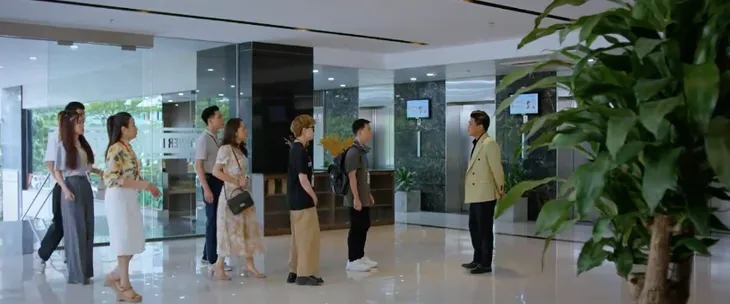 Không ngại cưới chỉ cần một lý do - Tập 4: Say rượu, Yến (Hoàng Thuỳ Linh) mượn Phong (Nhan Phúc Vinh) làm người yêu - Ảnh 8. Không ngại cưới chỉ cần một lý do - Tập 4: Say rượu, Yến (Hoàng Thuỳ Linh) mượn Phong (Nhan Phúc Vinh) làm người yêu - Ảnh 8.