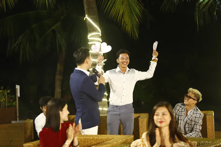 Gala Hãy yêu nhau đi: Cuộc hội ngộ đầy cảm xúc của mùa 2! - Ảnh 18. Gala Hãy yêu nhau đi: Cuộc hội ngộ đầy cảm xúc của mùa 2! - Ảnh 18.