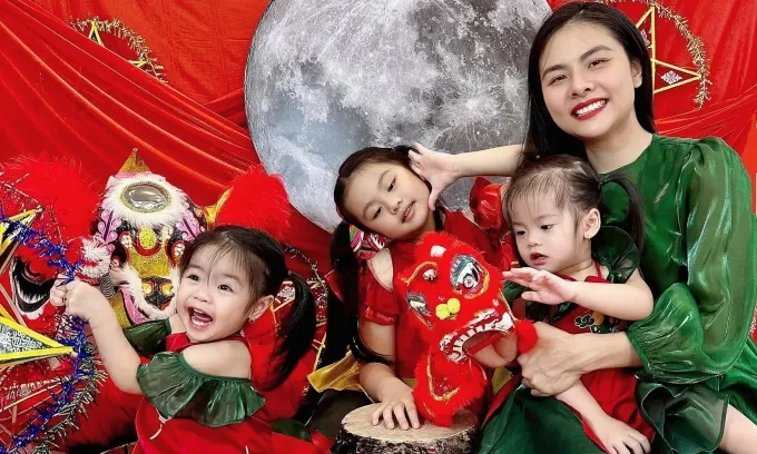 Khả Ngân vi vu cùng Thanh Sơn ở Nhật Bản, Hồng Diễm đọ sắc bên NS Thu Hà - Ảnh 7.