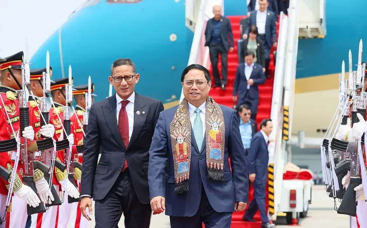 Thủ tướng Phạm Minh Chính đến Indonesia, bắt đầu tham dự Hội nghị cấp cao ASEAN lần thứ 4 - Ảnh 5. Thủ tướng Phạm Minh Chính đến Indonesia, bắt đầu tham dự Hội nghị cấp cao ASEAN lần thứ 4 - Ảnh 5.