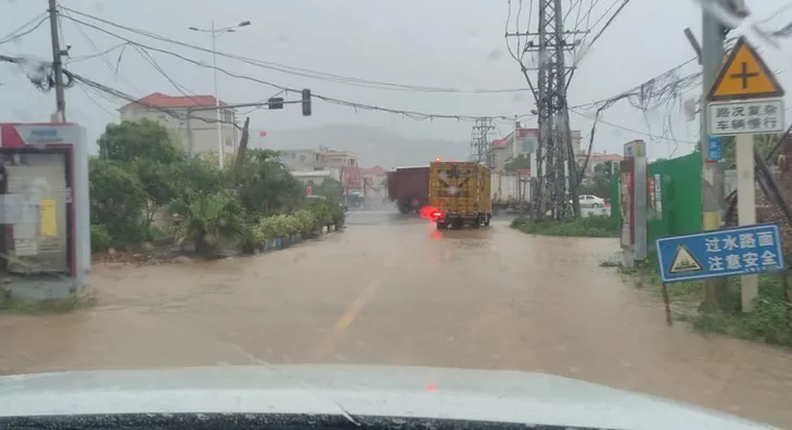 Bão Haikui đổ bộ vào các tỉnh miền Đông và Nam Trung Quốc - Ảnh 1. Bão Haikui đổ bộ vào các tỉnh miền Đông và Nam Trung Quốc - Ảnh 1.