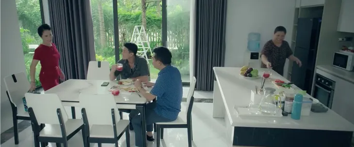 Biệt dược đen - Tập 2: Vương bị siết cổ, hung thủ có thể là nữ - Ảnh 9. Biệt dược đen - Tập 2: Vương bị siết cổ, hung thủ có thể là nữ - Ảnh 9.