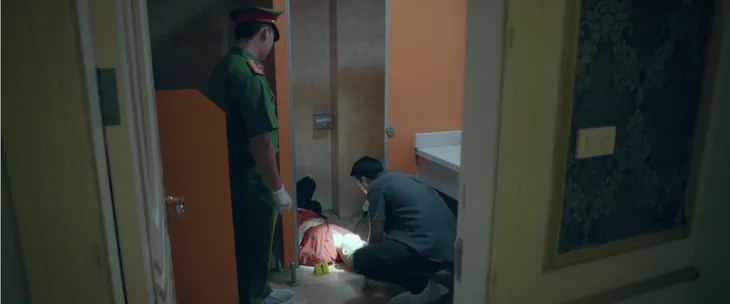 Biệt dược đen - Tập 2: Vương bị siết cổ, hung thủ có thể là nữ - Ảnh 4. Biệt dược đen - Tập 2: Vương bị siết cổ, hung thủ có thể là nữ - Ảnh 4.