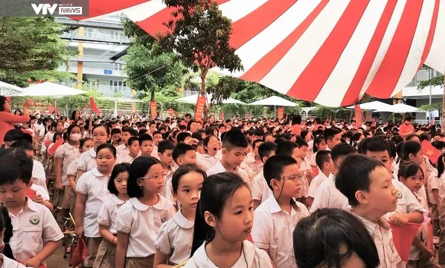 Khai giảng năm học mới 2023-2023: Lấy học sinh làm trung tâm, hướng tới trường học hạnh phúc - Ảnh 4. Khai giảng năm học mới 2023-2023: Lấy học sinh làm trung tâm, hướng tới trường học hạnh phúc - Ảnh 4.