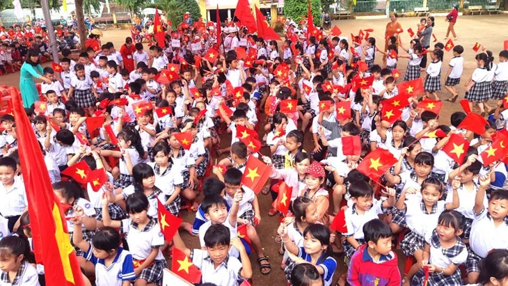 Sáng nay, gần 2.000 trường tại TP Hồ Chí Minh khai giảng - Ảnh 1. Sáng nay, gần 2.000 trường tại TP Hồ Chí Minh khai giảng - Ảnh 1.