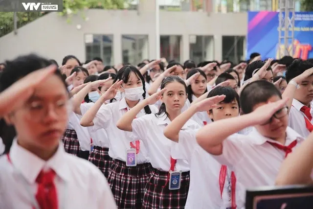 Khai giảng năm học mới 2023-2023: Lấy học sinh làm trung tâm, hướng tới trường học hạnh phúc - Ảnh 12. Khai giảng năm học mới 2023-2023: Lấy học sinh làm trung tâm, hướng tới trường học hạnh phúc - Ảnh 12.