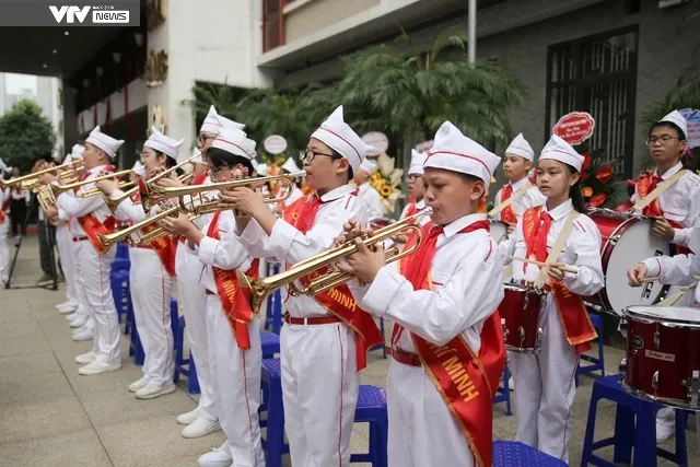 Khai giảng năm học mới 2023-2023: Lấy học sinh làm trung tâm, hướng tới trường học hạnh phúc - Ảnh 11. Khai giảng năm học mới 2023-2023: Lấy học sinh làm trung tâm, hướng tới trường học hạnh phúc - Ảnh 11.