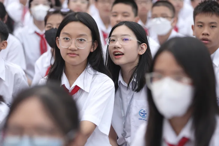 Thầy - trò cả nước rộn ràng bước vào năm học mới - Ảnh 7. Thầy - trò cả nước rộn ràng bước vào năm học mới - Ảnh 7.