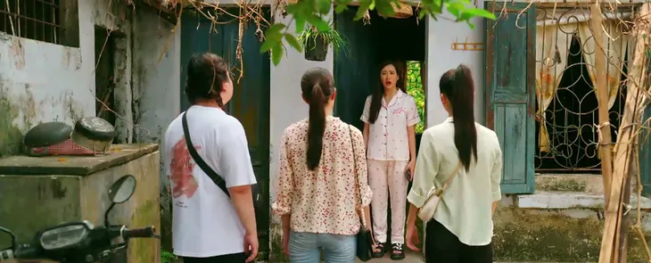 Làng trong phố - Tập 27: Anh em xóm trọ ra tay dạy dỗ tên quản đốc sở khanh bắt Dành phá thai - Ảnh 3. Làng trong phố - Tập 27: Anh em xóm trọ ra tay dạy dỗ tên quản đốc sở khanh bắt Dành phá thai - Ảnh 3.