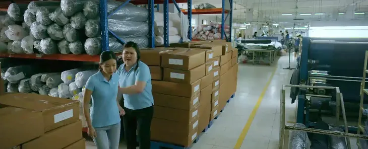 Làng trong phố - Tập 27: Anh em xóm trọ ra tay dạy dỗ tên quản đốc sở khanh bắt Dành phá thai - Ảnh 6. Làng trong phố - Tập 27: Anh em xóm trọ ra tay dạy dỗ tên quản đốc sở khanh bắt Dành phá thai - Ảnh 6.