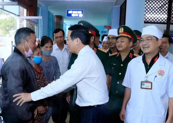 Xây dựng mối quan hệ bền chặt quân - dân - Ảnh 4. Xây dựng mối quan hệ bền chặt quân - dân - Ảnh 4.