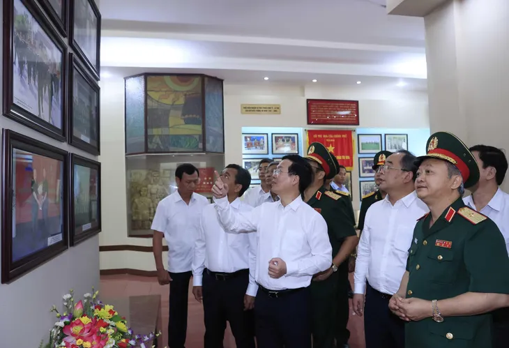 Xây dựng mối quan hệ bền chặt quân - dân - Ảnh 2. Xây dựng mối quan hệ bền chặt quân - dân - Ảnh 2.