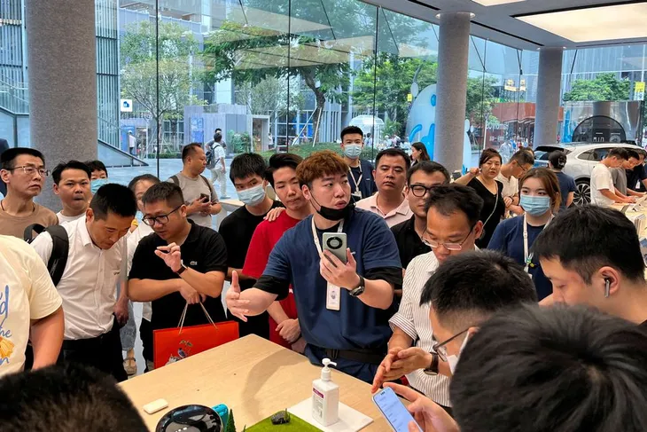 Trung Quốc và đột phá về công nghệ chip qua mẫu điện thoại flagship của Huawei - Ảnh 1. Trung Quốc và đột phá về công nghệ chip qua mẫu điện thoại flagship của Huawei - Ảnh 1.