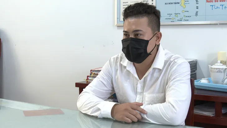 Kiên Giang: Lãnh án tù vì tội đập phá mồ mả - Ảnh 1. Kiên Giang: Lãnh án tù vì tội đập phá mồ mả - Ảnh 1.