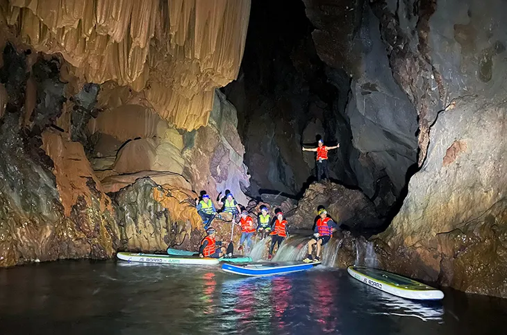 Quảng Bình phát hiện hang động mới - Ảnh 2.