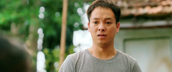 Làng trong phố - Tập 28: Hiếu tự ti vì mất việc đúng lúc Hoài sắp được thăng chức - Ảnh 22. Làng trong phố - Tập 28: Hiếu tự ti vì mất việc đúng lúc Hoài sắp được thăng chức - Ảnh 22.