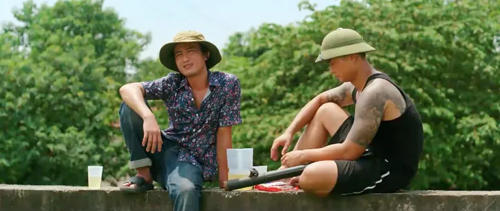 Làng trong phố - Tập 28: Hiếu tự ti vì mất việc đúng lúc Hoài sắp được thăng chức - Ảnh 25. Làng trong phố - Tập 28: Hiếu tự ti vì mất việc đúng lúc Hoài sắp được thăng chức - Ảnh 25.